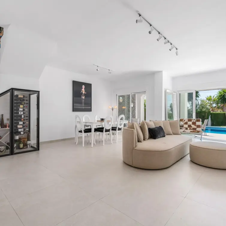 Venta de villa independiente en Bel Air