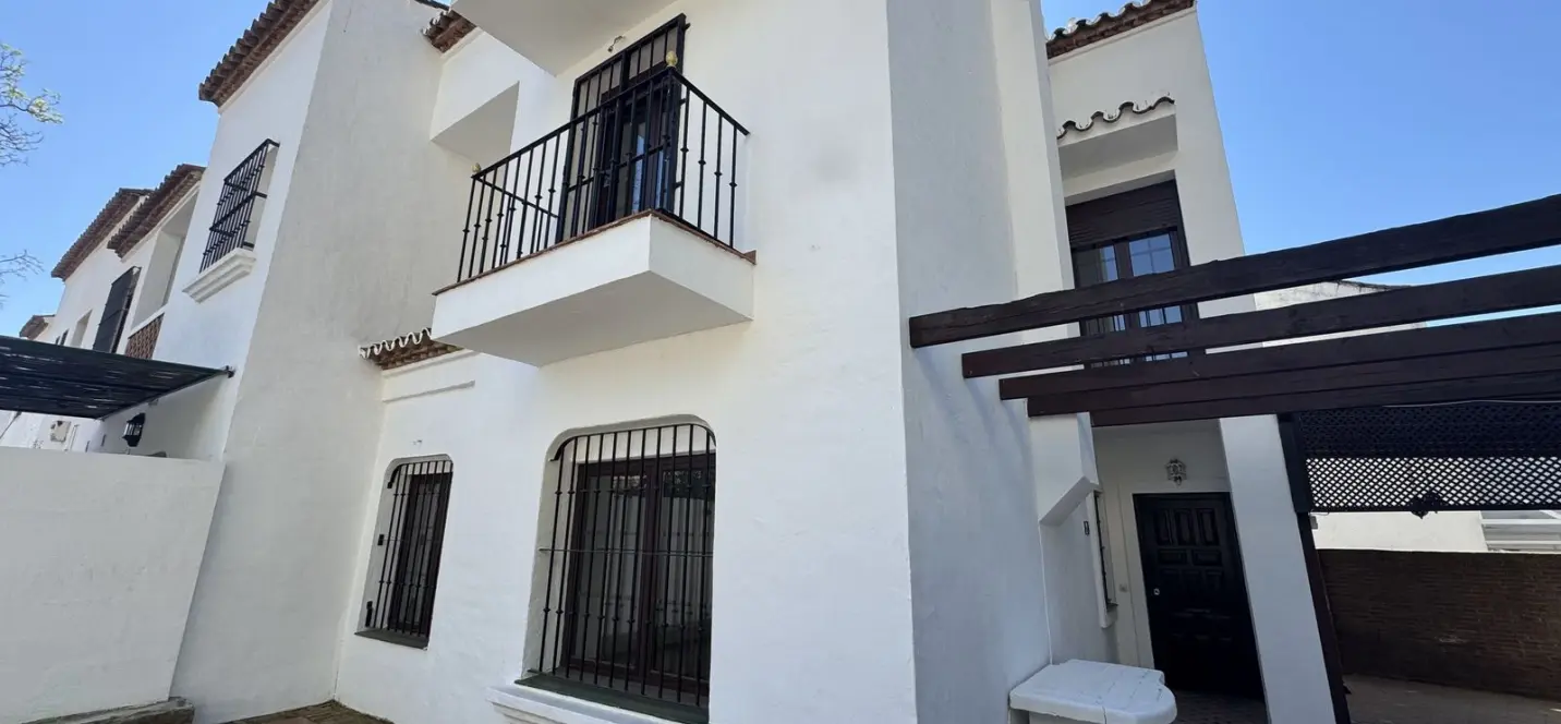 Venta de adosado en Marbella 0