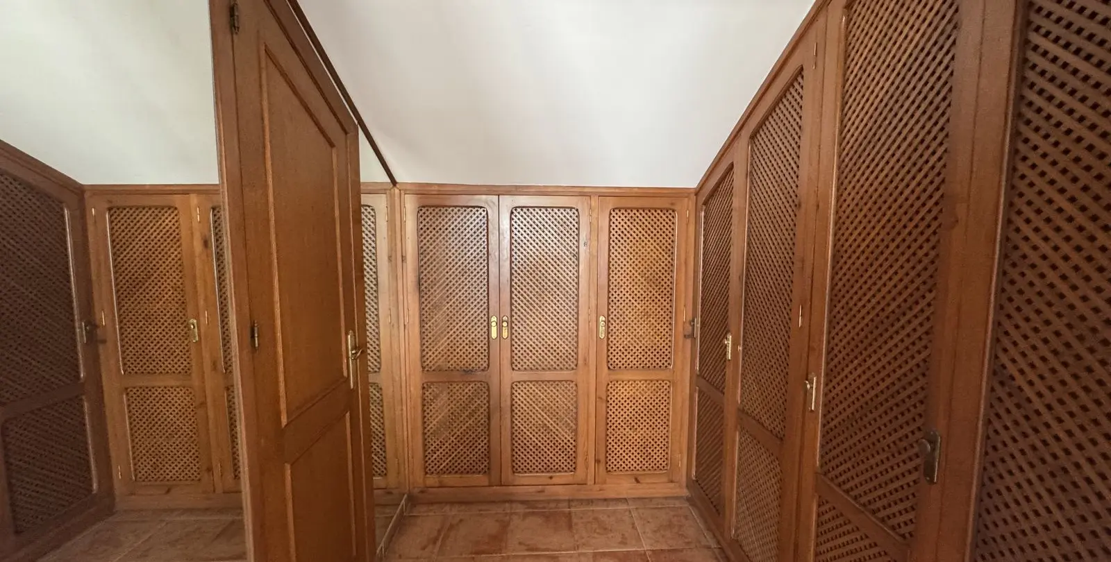 Sale of townhouse in Marbella 32
