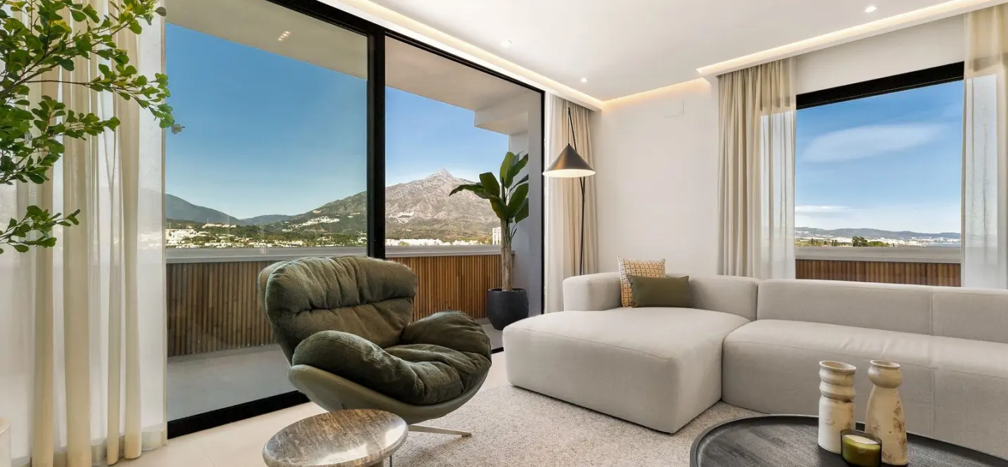 Sale of penthouse in Nueva Andalucía 2