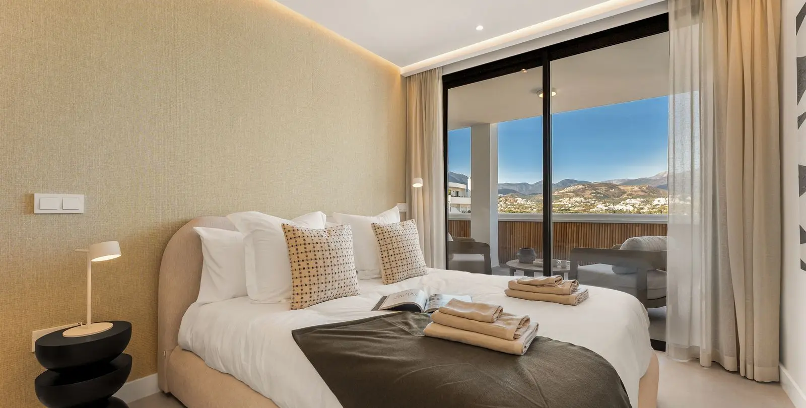 Sale of penthouse in Nueva Andalucía 9