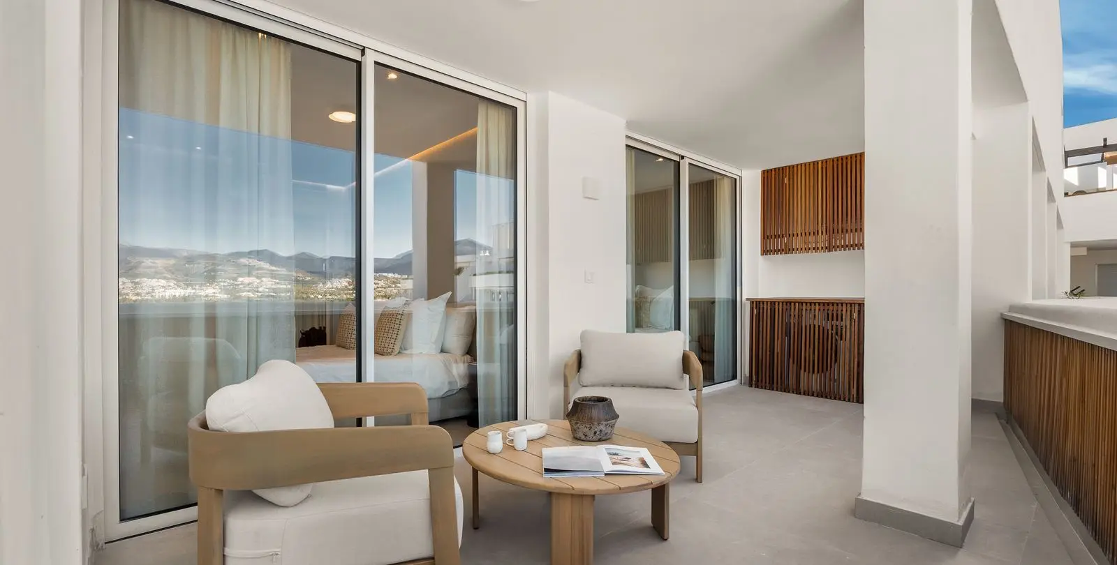 Sale of penthouse in Nueva Andalucía 14