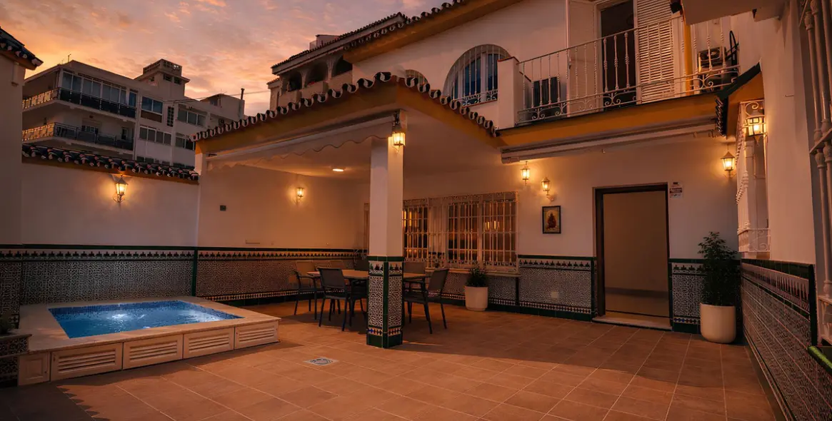Sale of detached villa in Fuengirola 30