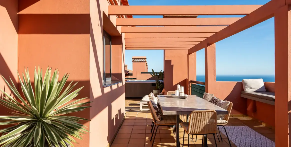 Venta de ático dúplex en Calahonda 2