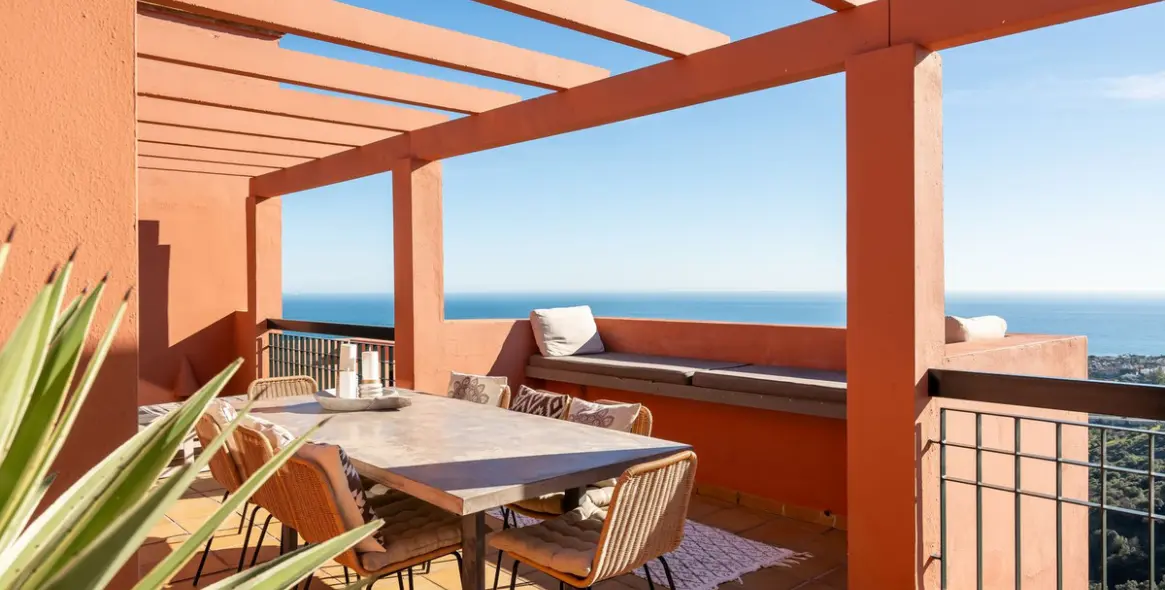 Venta de ático dúplex en Calahonda 3