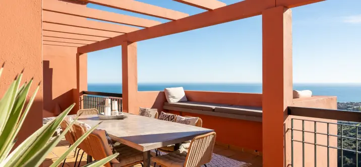 Venta de ático dúplex en Calahonda 2