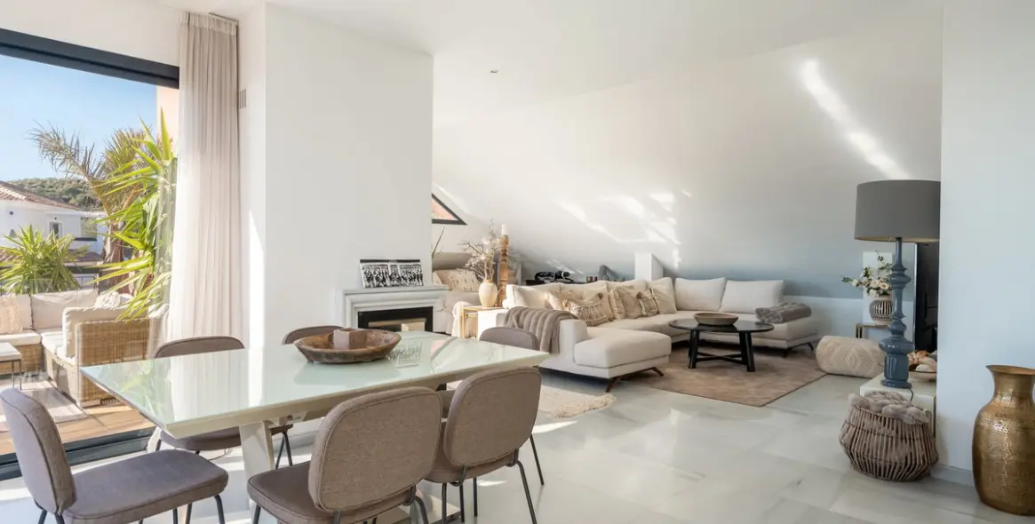 Venta de ático dúplex en Calahonda 5