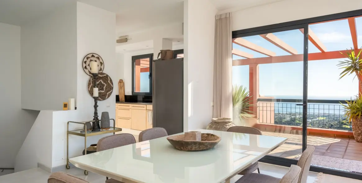 Venta de ático dúplex en Calahonda 6