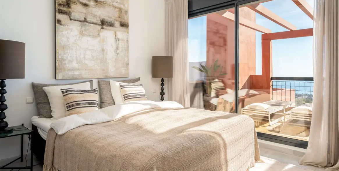 Venta de ático dúplex en Calahonda 8