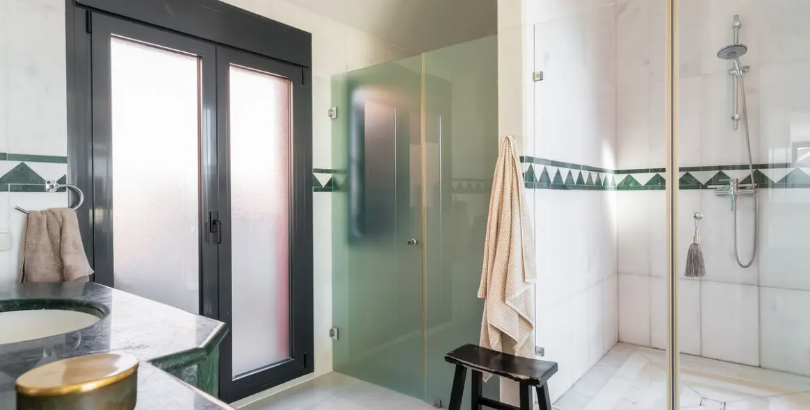 Venta de ático dúplex en Calahonda 9