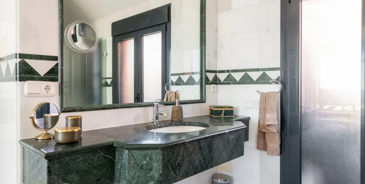 Venta de ático dúplex en Calahonda 10