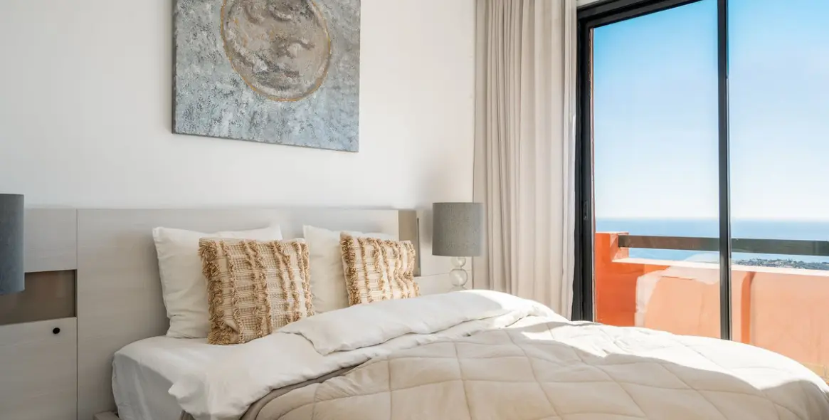 Venta de ático dúplex en Calahonda 15