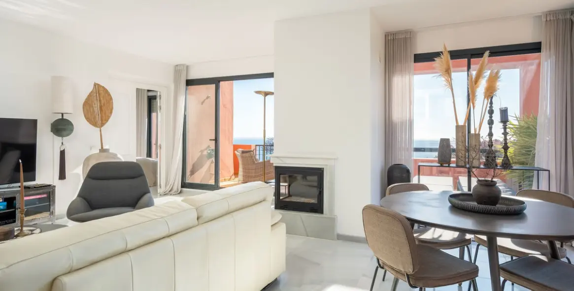 Venta de ático dúplex en Calahonda 16