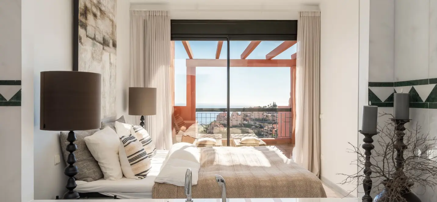 Sale of penthouse duplex in Calahonda 3