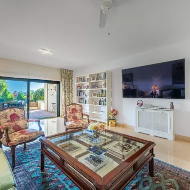 Venta de apartamento en planta baja en Benahavís