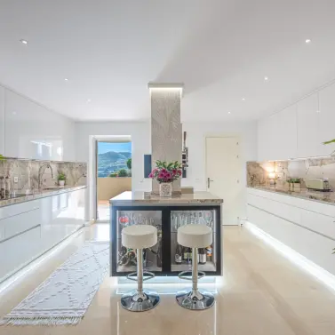 Venta de apartamento en planta baja en Benahavís