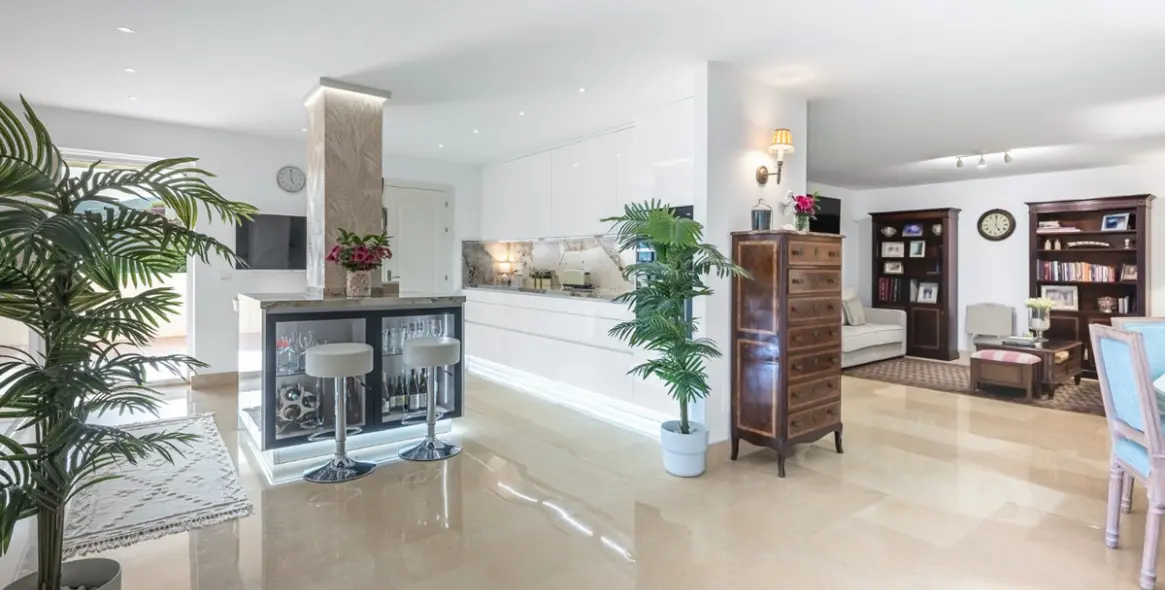 Venta de apartamento en planta baja en Benahavís 28