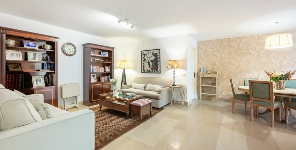 Venta de apartamento en planta baja en Benahavís 30