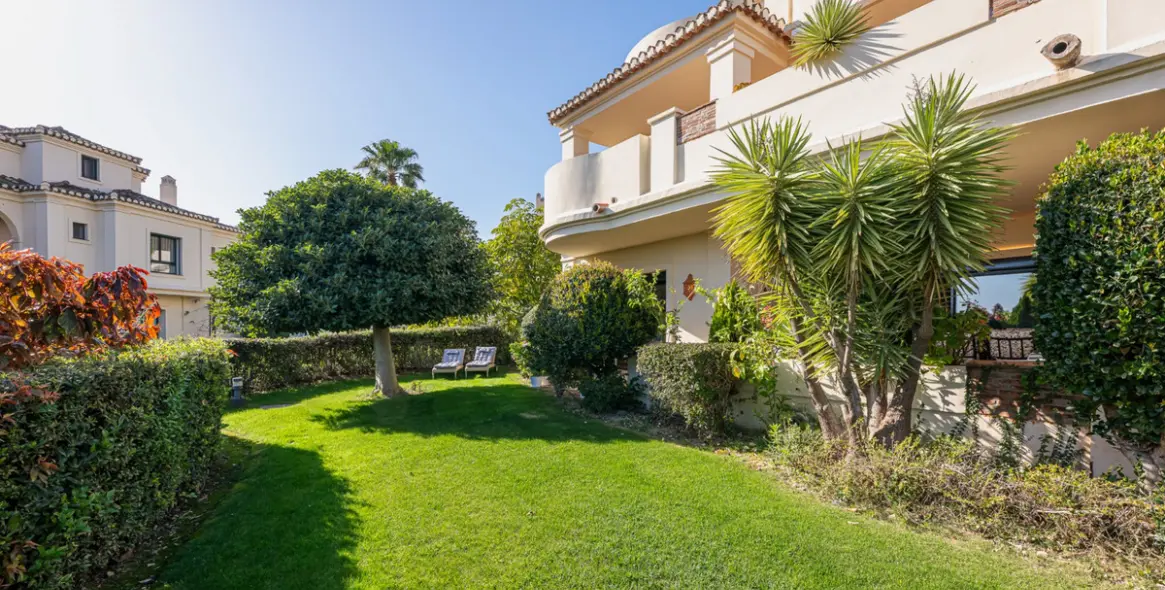 Venta de apartamento en planta baja en Benahavís 51