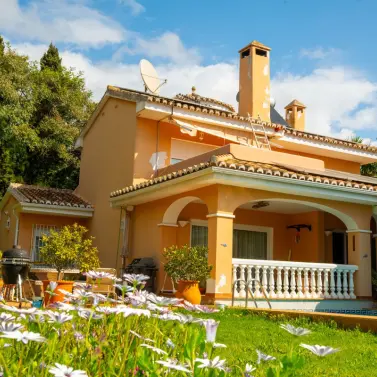 Venta de villa independiente en Elviria