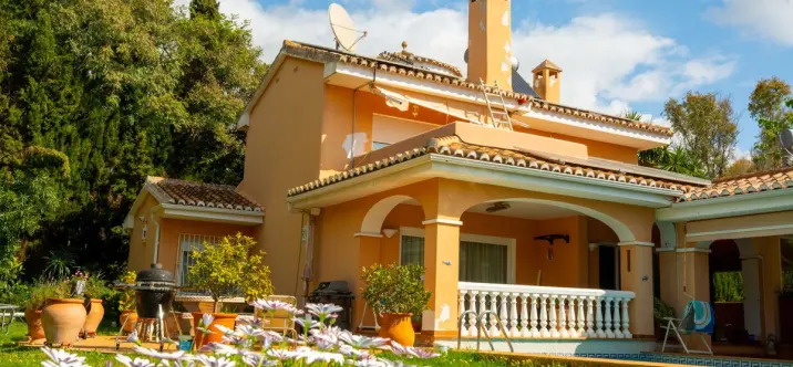Venta de villa independiente en Elviria 1