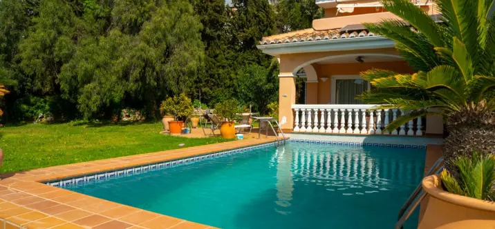 Venta de villa independiente en Elviria 2
