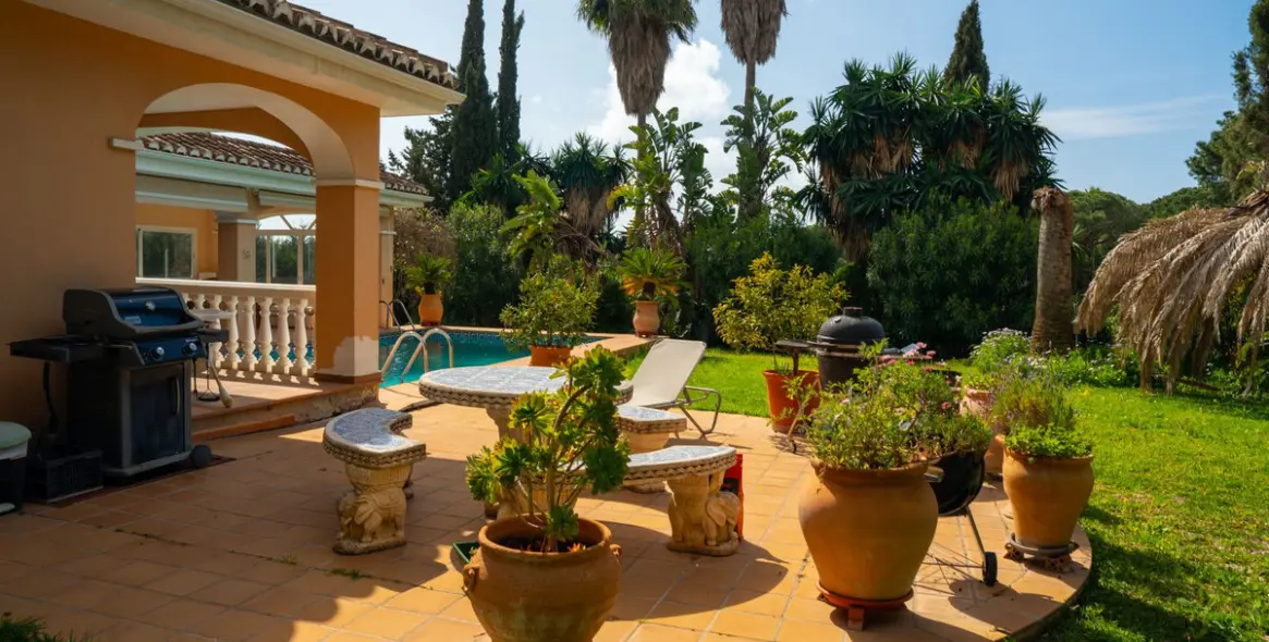 Venta de villa independiente en Elviria 4
