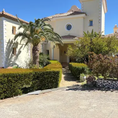 Venta de finca - cortijo en Estepona