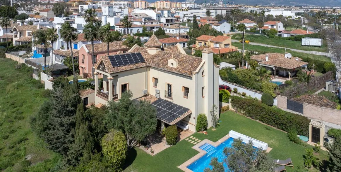 Venta de villa independiente en San Pedro de Alcántara 1