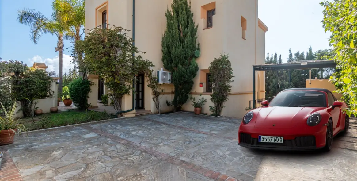 Venta de villa independiente en San Pedro de Alcántara 13