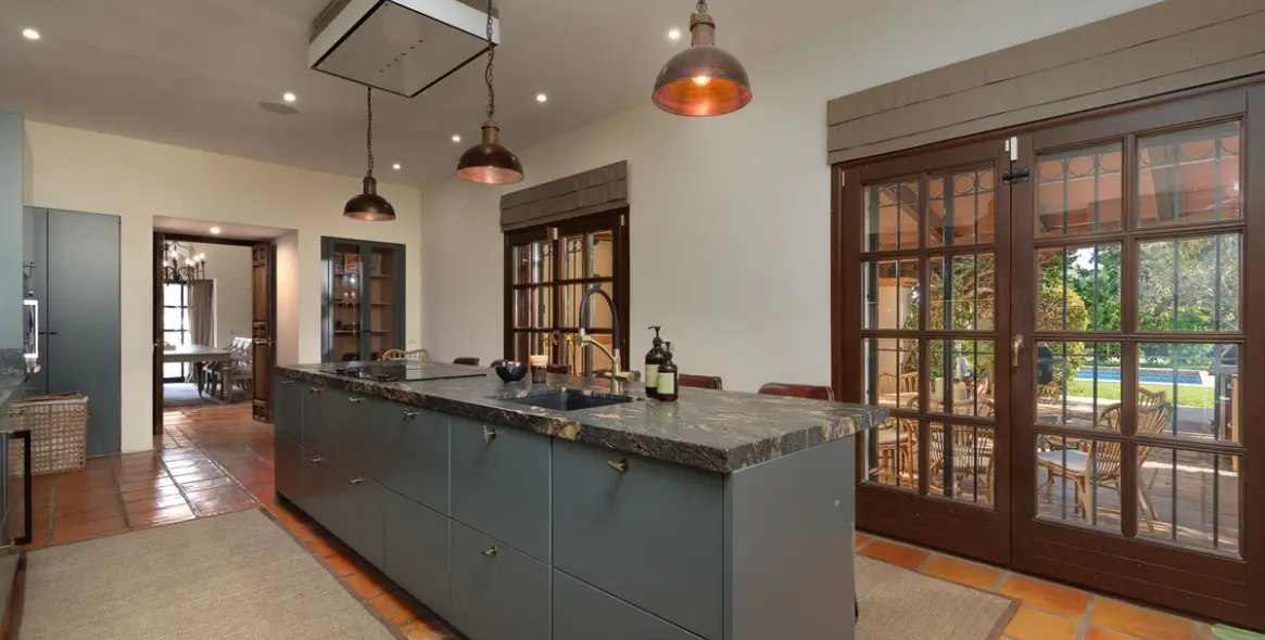 Venta de villa independiente en San Pedro de Alcántara 20