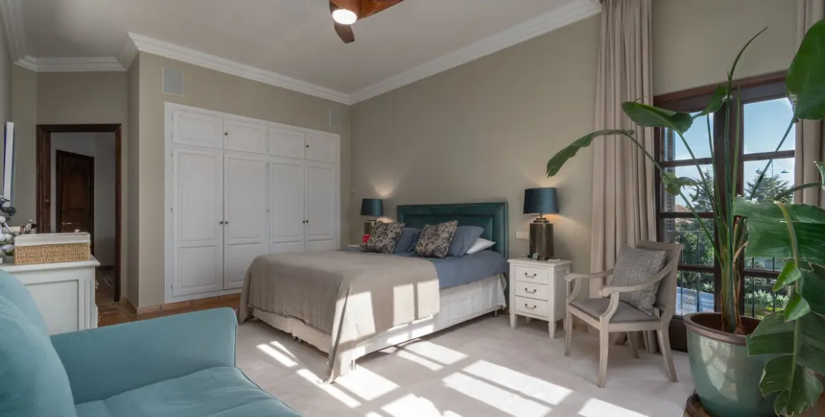 Venta de villa independiente en San Pedro de Alcántara 25