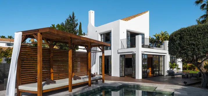 Venta de villa independiente en Nueva Andalucía 0