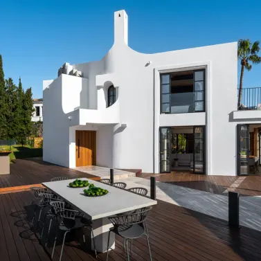 Venta de villa independiente en Nueva Andalucía