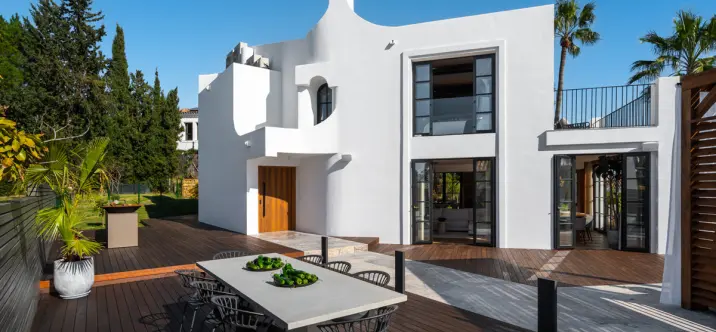 Venta de villa independiente en Nueva Andalucía 1