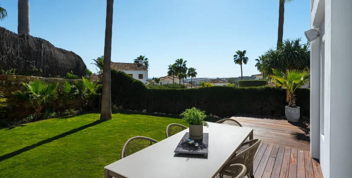 Venta de villa independiente en Nueva Andalucía 27