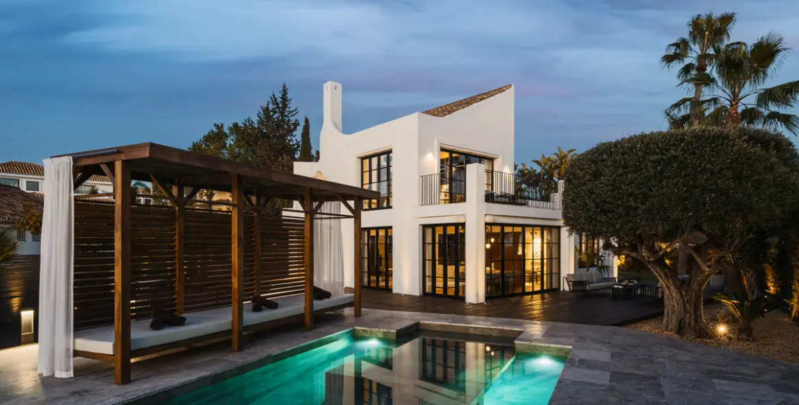 Venta de villa independiente en Nueva Andalucía 55