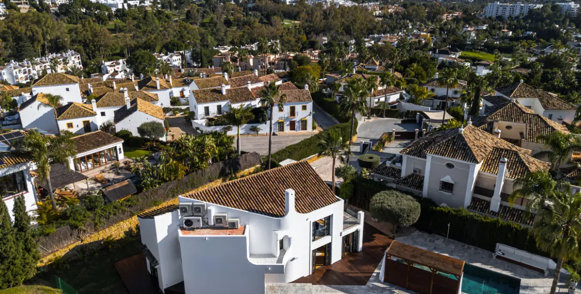 Venta de villa independiente en Nueva Andalucía 86