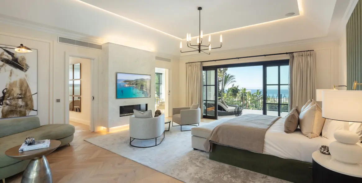 Venta de villa independiente en Sierra Blanca 11