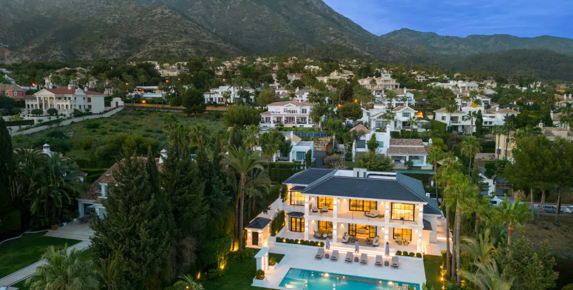 Venta de villa independiente en Sierra Blanca 36