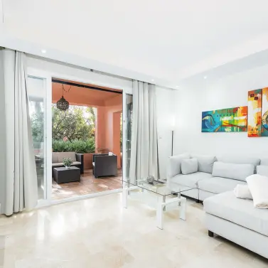 Долгосрочная аренда апартаментов на первом этаже в The Golden Mile