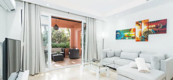 Long-term rent of ground floor apartment in The Golden Mile 0