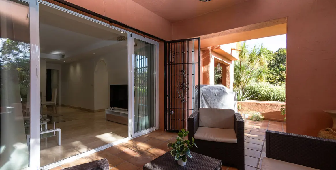 Long-term rent of ground floor apartment in The Golden Mile 5