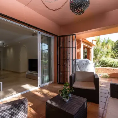 Долгосрочная аренда апартаментов на первом этаже в The Golden Mile