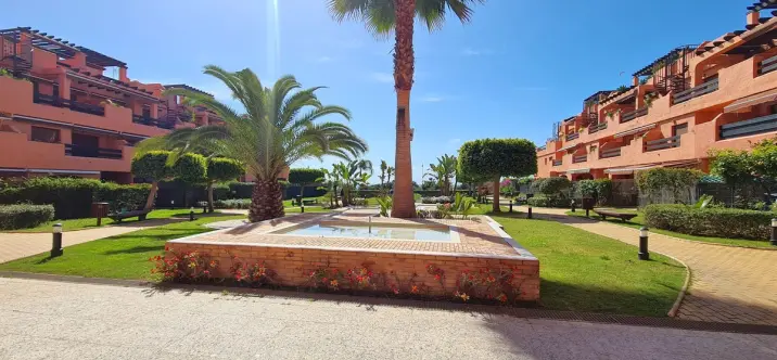 Продажа апартаментов на среднем этаже в Estepona 0