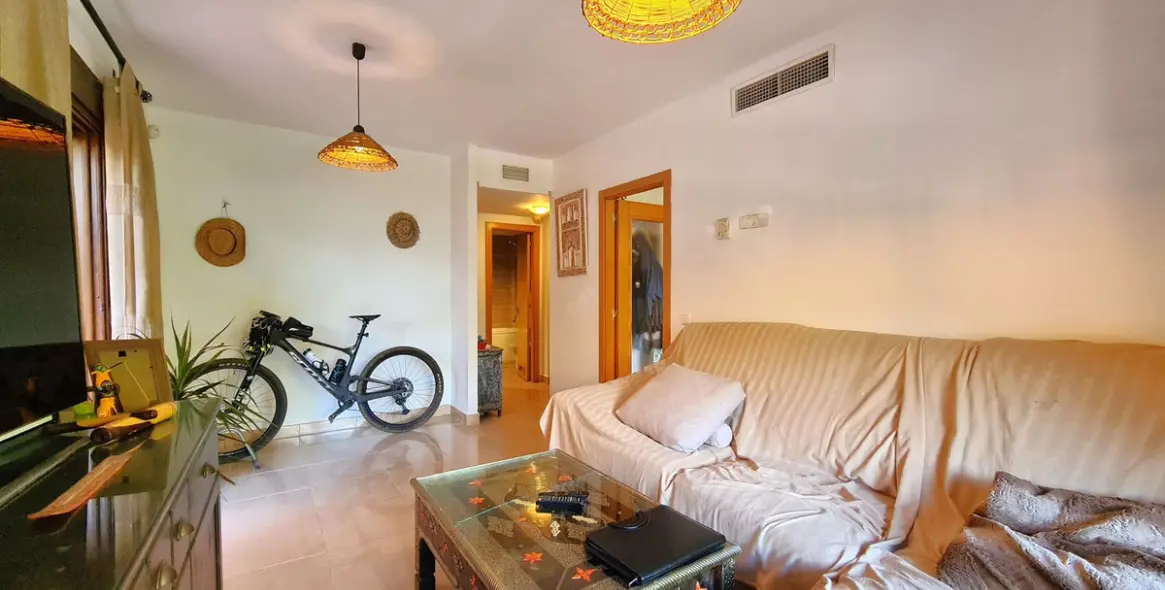 Sale of middle floor apartment in Estepona 14