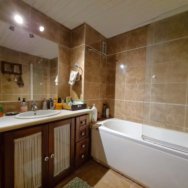 Sale of middle floor apartment in Estepona