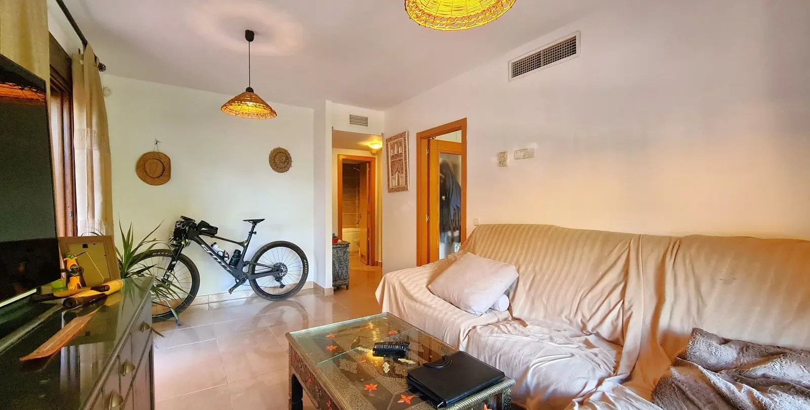 Продажа апартаментов на среднем этаже в Estepona 14