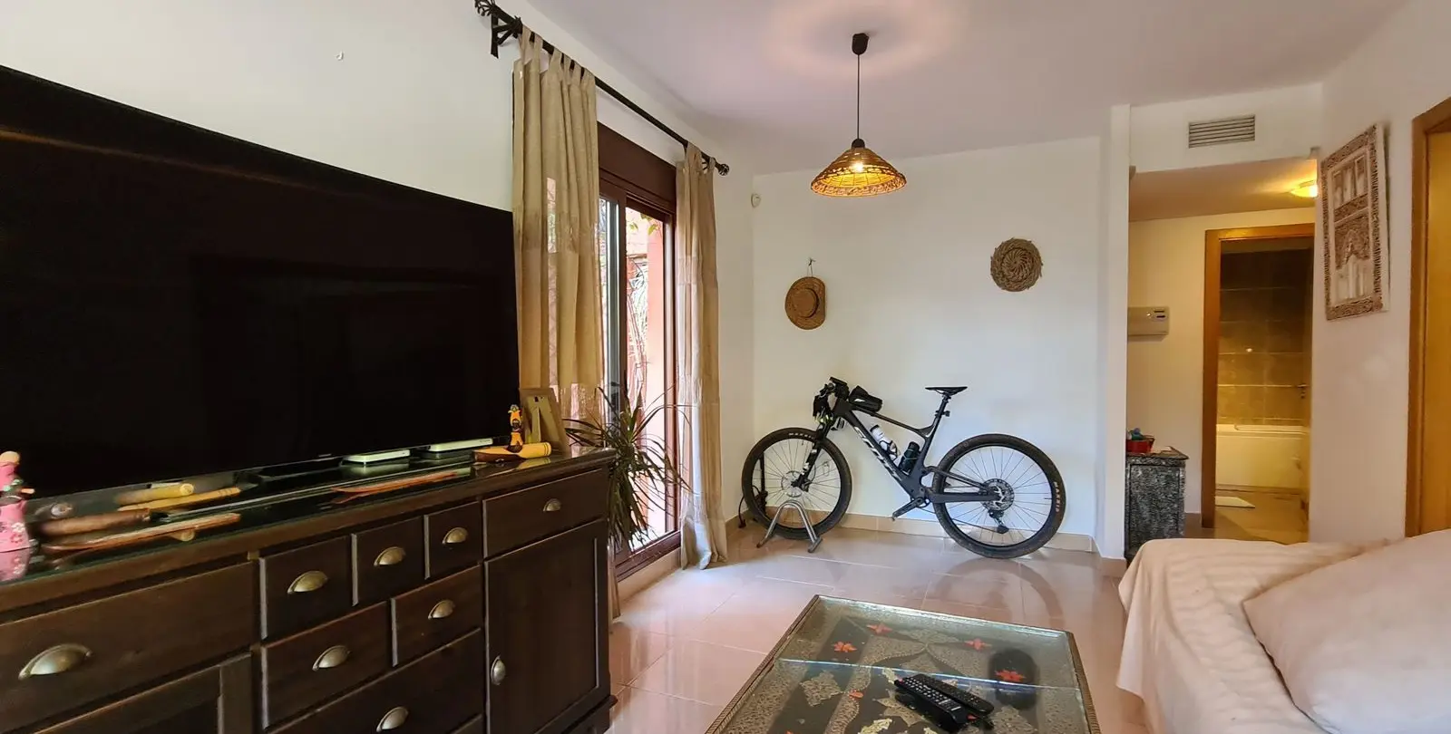 Продажа апартаментов на среднем этаже в Estepona 16