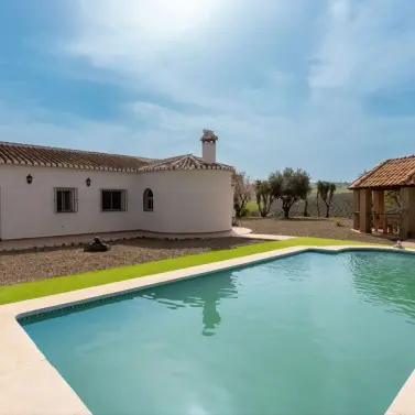 Venta de finca - cortijo en Casarabonela